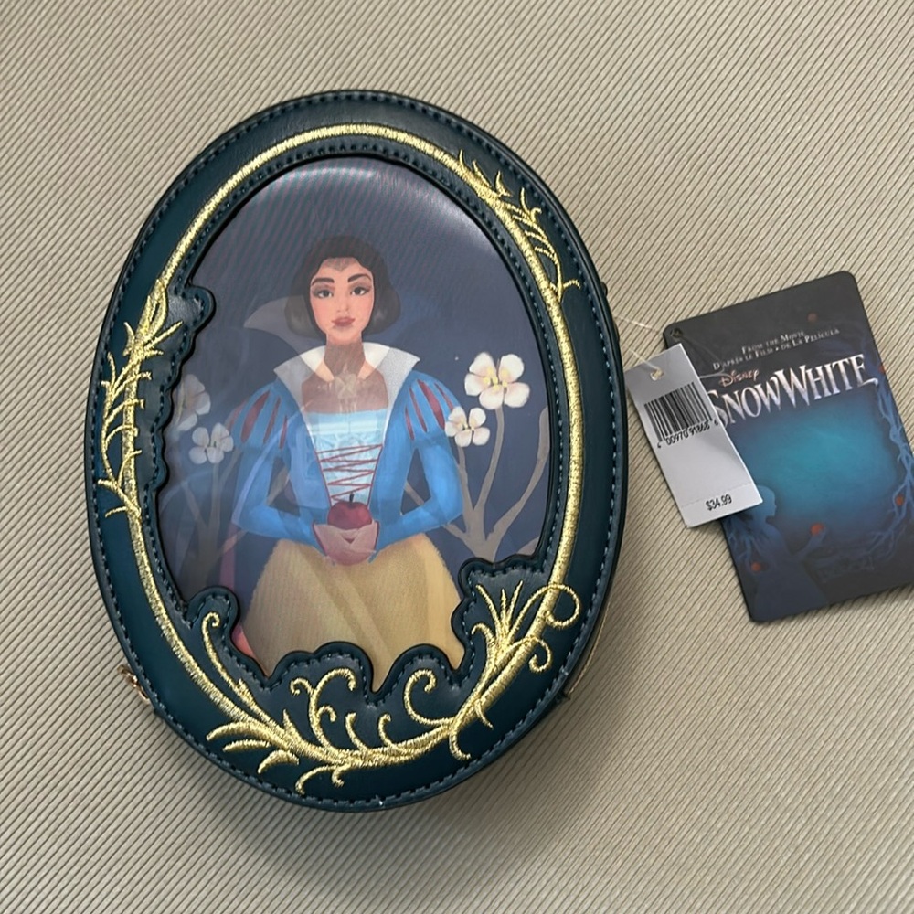 Snow White and the Evil Queen Lenticular Handbag – Disney's Snow White
